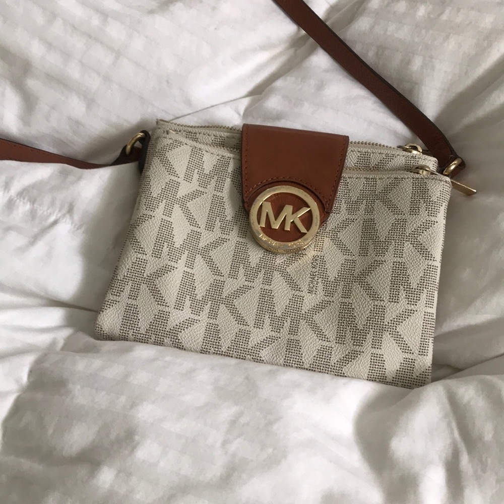 Michael Kors Vanilla Cross body